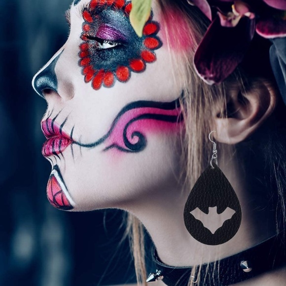 ‼️2/$10 or 3/$12‼️ Black Bat Faux Leather Teardrop Shaped Halloween Earrings - Picture 4 of 5